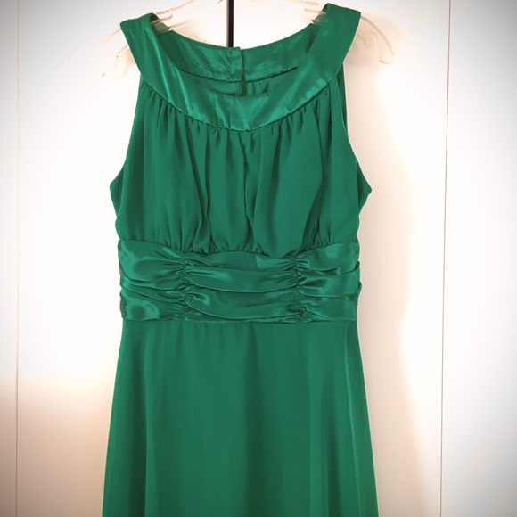 Lovely Green Chiffon and Satin Dress - Picture 2 of 8